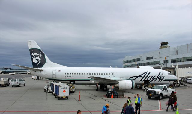 BOEING 737-400 (N764AS)