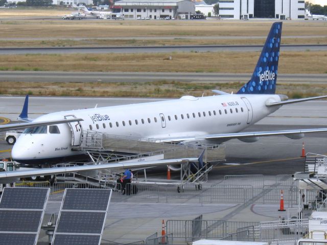 Embraer ERJ-190 (N265JB) - Parked at gate