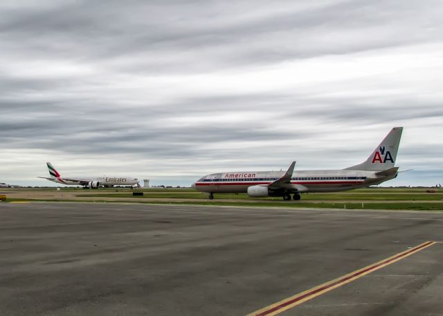 Boeing 737-800 —