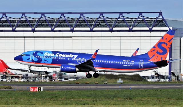 Boeing 737-800 (N821SY) - sun country b737-8fh n821sy landing at shannon 3/10/20.