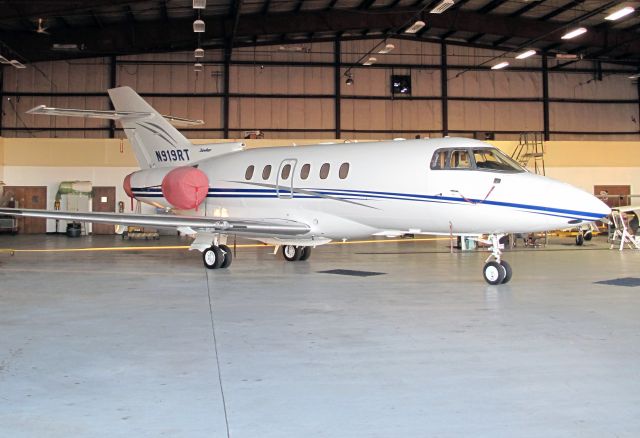 Hawker 800 (N919RT)