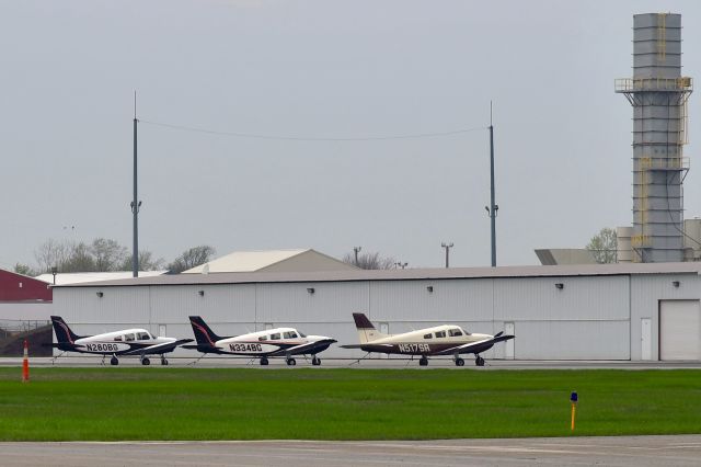 Piper Cherokee (N517SR) - Bowling Green Flight Center Piper PA-28-181 N517SR in Bowling Green