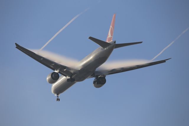 BOEING 777-300ER (TC-LJG)