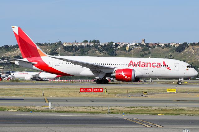 Boeing 787-8 (N784AV)
