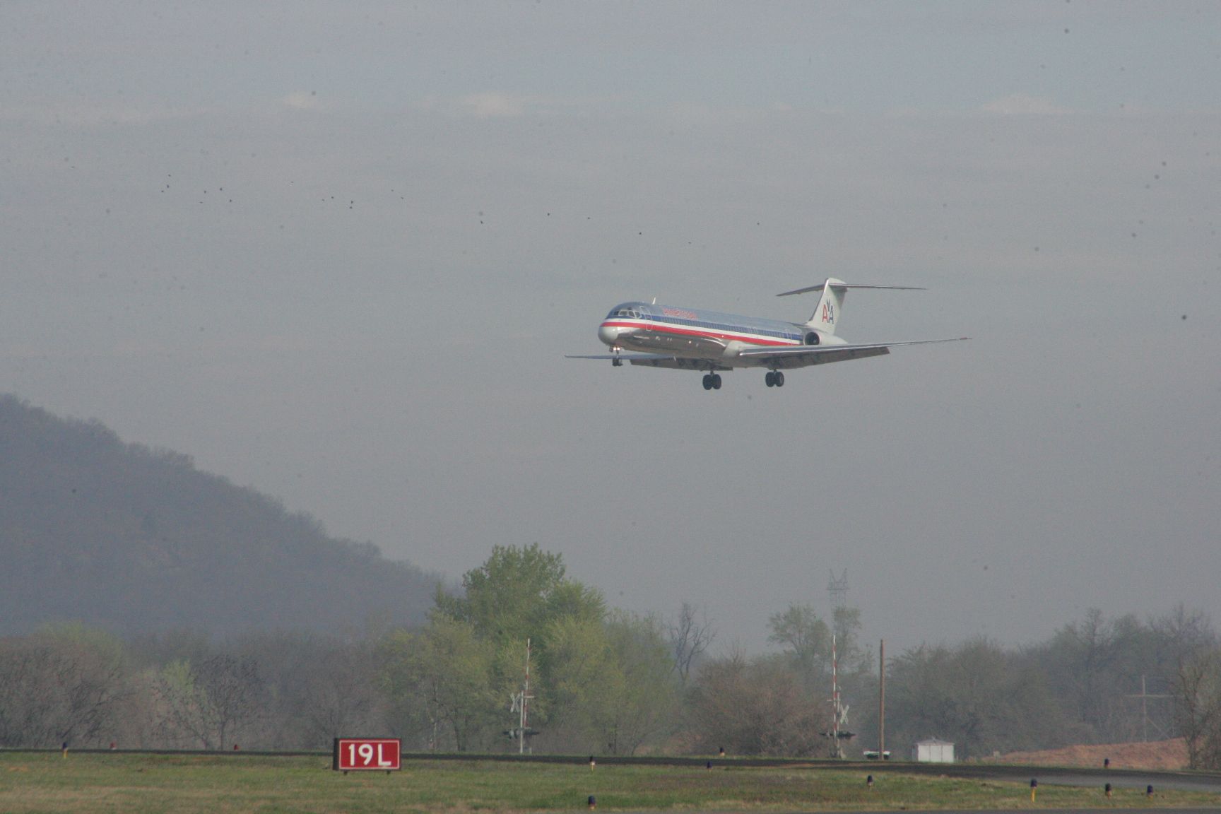 McDonnell Douglas MD-82 (N290AA)