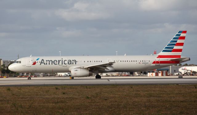 Airbus A321 (N980UY) - 04/13/18 6:16