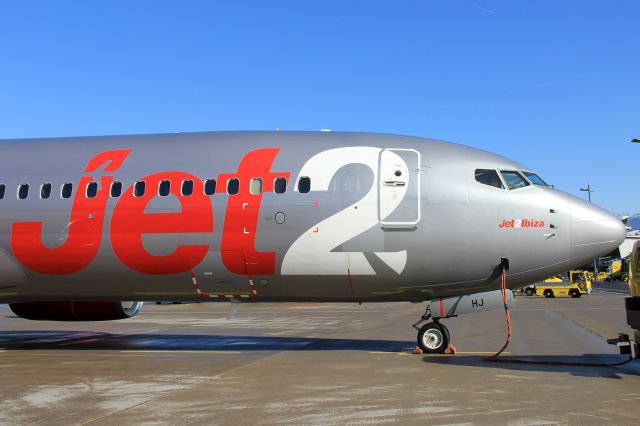 Boeing 737-800 (G-JZHJ)