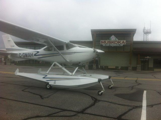 Cessna Skylane (C-GMAH) - Departing Muskoka for St. Johns