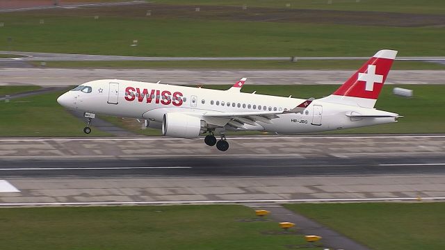 Airbus A220-100 (HB-JBG) - landing from Wien