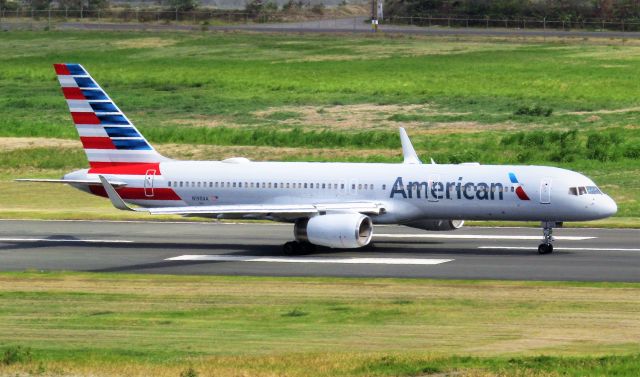 Boeing 757-200 (N198AA)