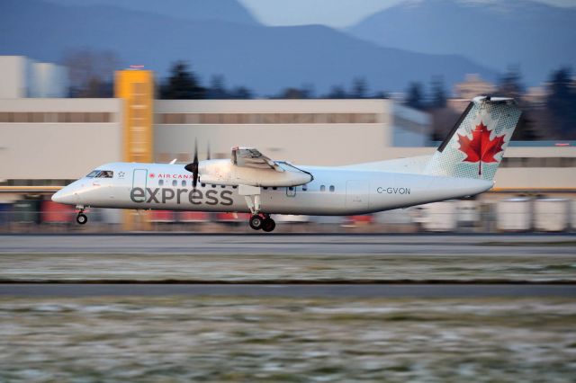 de Havilland Dash 8-300 (C-GVON)