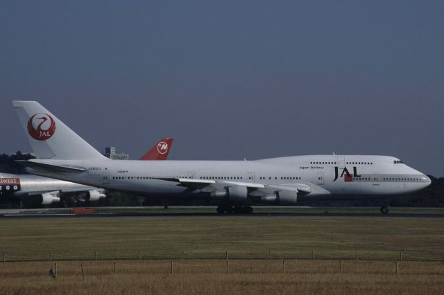 BOEING 747-300 (JA812J) - Departure at Narita Intl Airport Rwy16R on 1998/11/23