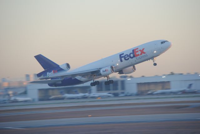 McDonnell Douglas DC-10 (N68053) - FedEx DC10 departing KIAH. 