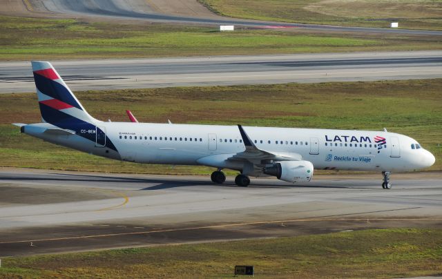 Airbus A321 (CC-BEM)