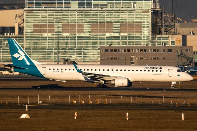 Embraer ERJ-190 (I-ADJK) - new livery, not my favorite colours