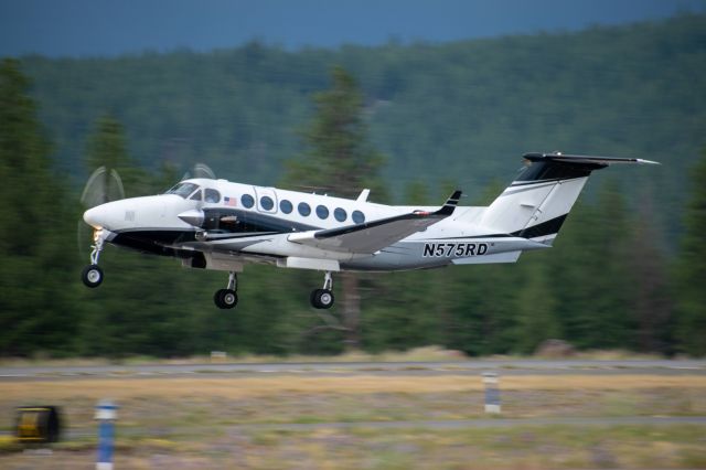 Beechcraft Super King Air 350 (N575RD)