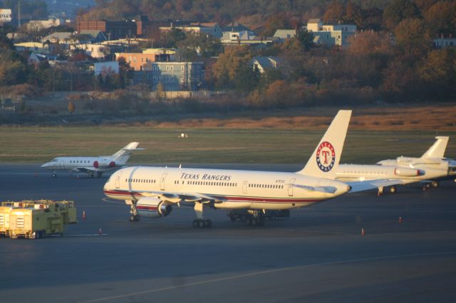 Boeing 757-200 (N757SS)