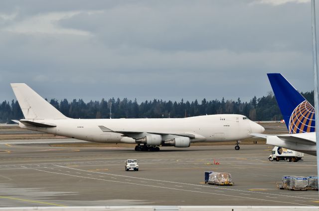 Boeing 747-400 (B-18722)
