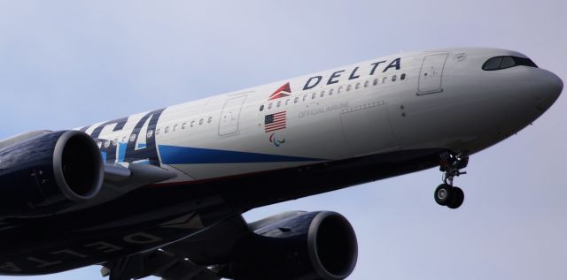 Airbus A330-900 (N411DX) - AMS-SEA   11-8-2022