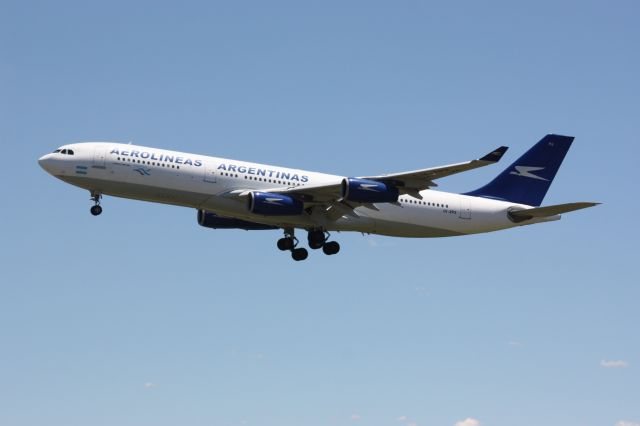 Airbus A340-200 (LV-ZPX)