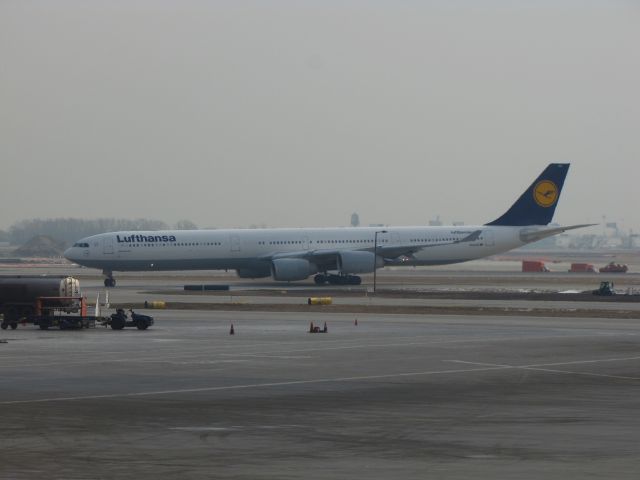 Airbus A340-600 (D-AIHX)