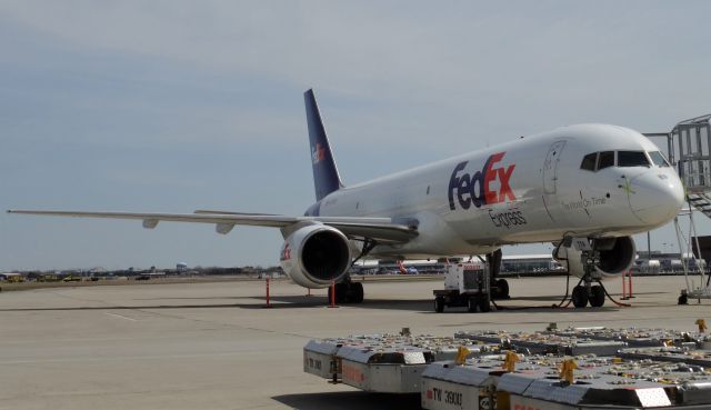 Boeing 757-200 (N774FD) - Closeup shot of a FedEx 757-200 parked at the ramp!