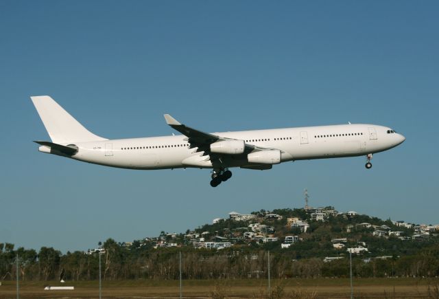 Airbus A340-300 (CS-TQL)