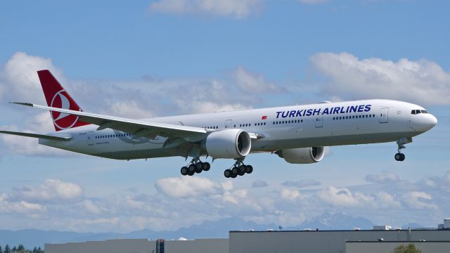 BOEING 777-300 (TC-LJC) - BOE541 on final to Rwy 16R to complete a ferry flight from KPDX on 9/16/15. (ln 1337 / cn 44123). The aircraft was returning after being painted.