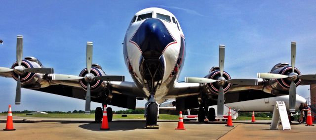 Douglas DC-7 —