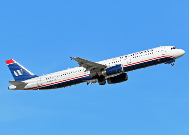 Airbus A321 (N656UW)