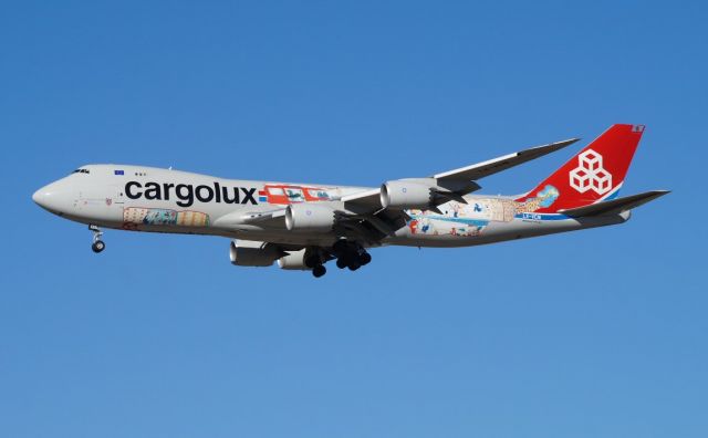 BOEING 747-8 —