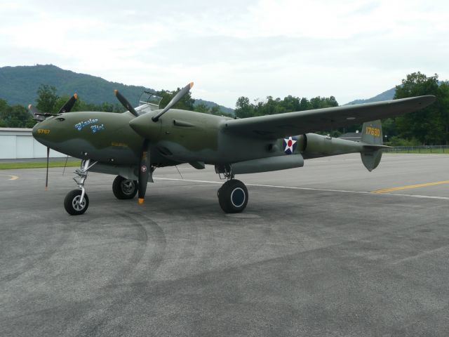 Lockheed P-38 Lightning (N17630) - Glacier Girl stopped by former base (Middlesboro, KY) in July 2008 on her way to Oshkosh.