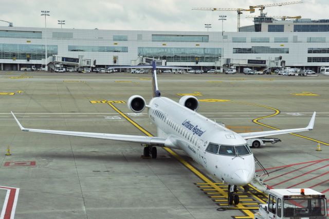 Canadair Regional Jet CRJ-900 (D-ACNC) - Lufthansa CityLine Bombardier CRJ-900LR D-ACNC in Brussels