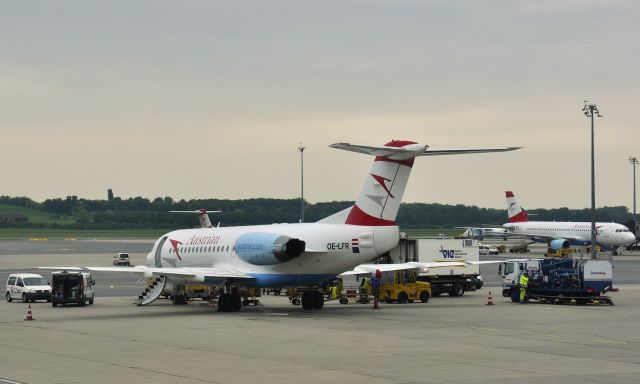 Fokker 70 (OE-LFR) - Austrian Airlines Fokker F70 OE-LFR in Vienna 