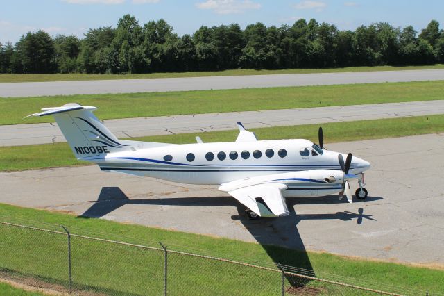 Beechcraft Super King Air 350 (N100BE)