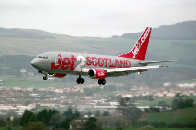 Boeing 737-700 (G-CELU) - Jet2