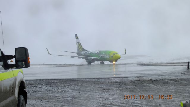 Boeing 737-700 (N607AS) - Red Dog Mine - Crew change charter arriving