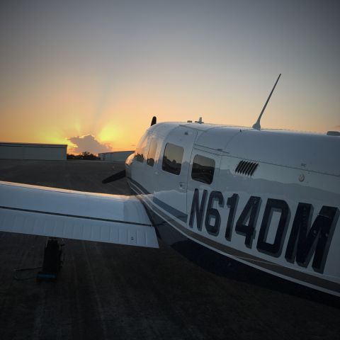 Piper Saratoga (N614DM)