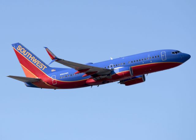Boeing 737-700 (N960WN)
