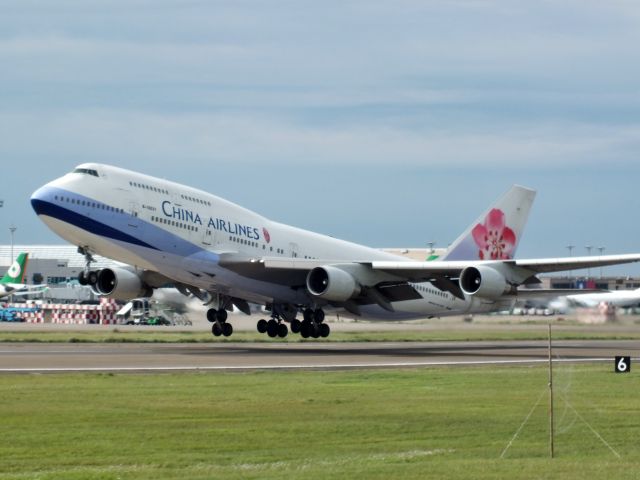 Boeing 747-400 (B-18251)