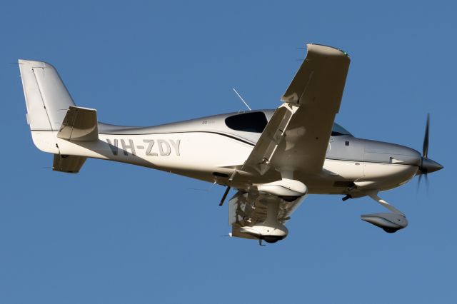 Cirrus SR-22 (VH-ZDY)