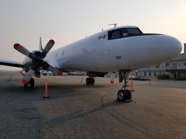 CONVAIR CV-580 (C-GKFS)