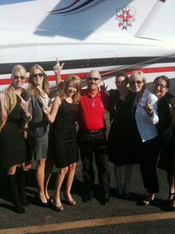 Beechcraft Super King Air 200 (N88VN) - Its a tough job, but someones got to do it