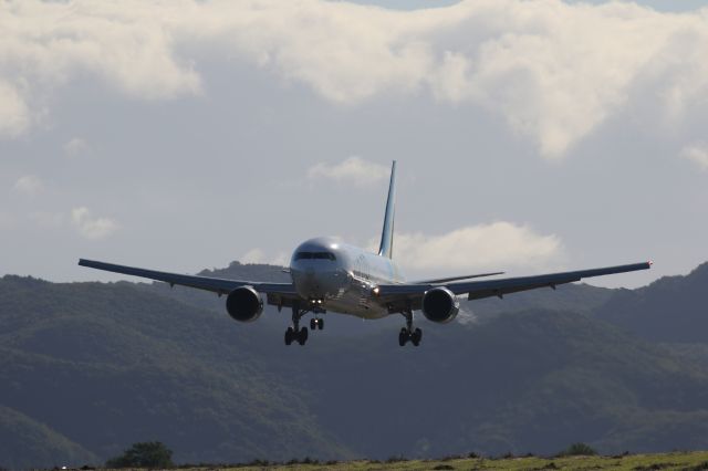 BOEING 767-300 (JA601A) - 30 September 2015:HND-HKD.