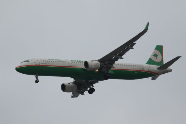 Airbus A321 (B-16205) - 07 April 2016:TPE-HKD.