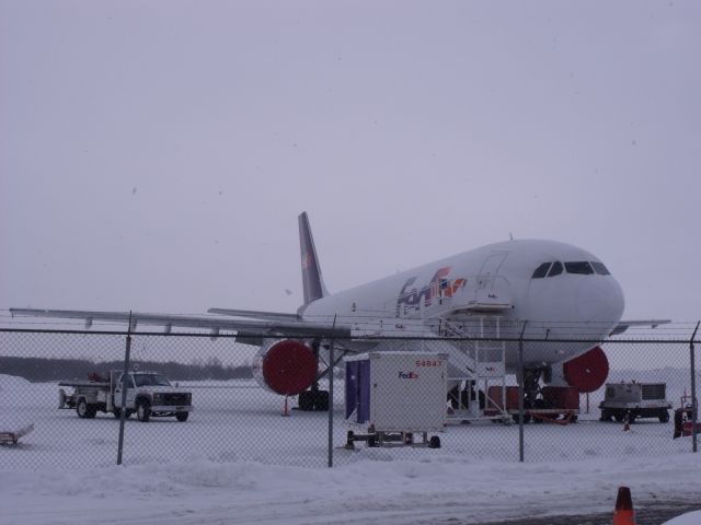 — — - fedex at fedex terminal ottawa
