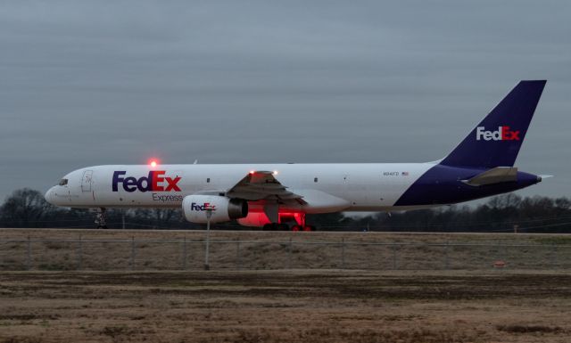 Boeing 757-200 (N941FD)