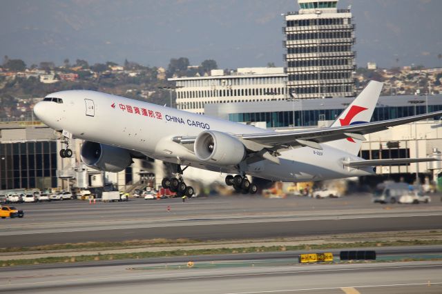 BOEING 777-200LR (B-220F)