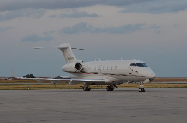 Bombardier Challenger 300 (N88HD) - Taken 6 Aug 2017