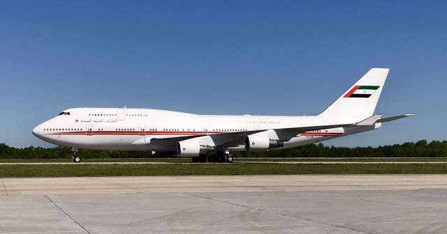 Boeing 747-400 (A6-COM) - Very rare visitor!